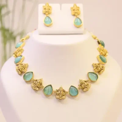 Regal Eye Choker
