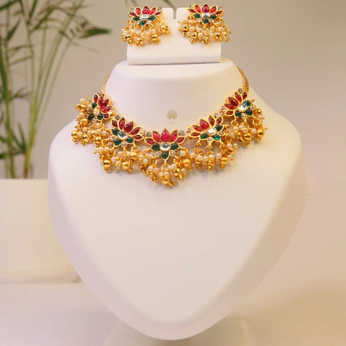 nalinika drape necklace2