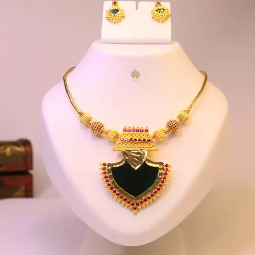 golden palakka necklace