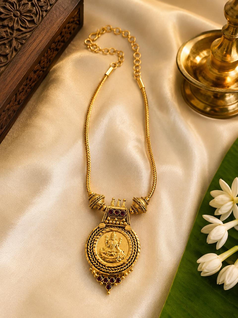 Lekshmi antique pendant necklace detailed view Goddess Lakshmi motif
