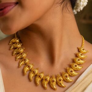 Maangalya necklace detailed view traditional gold design